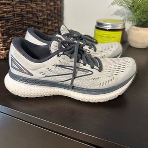 Brooks Glycerin 19. Size 6